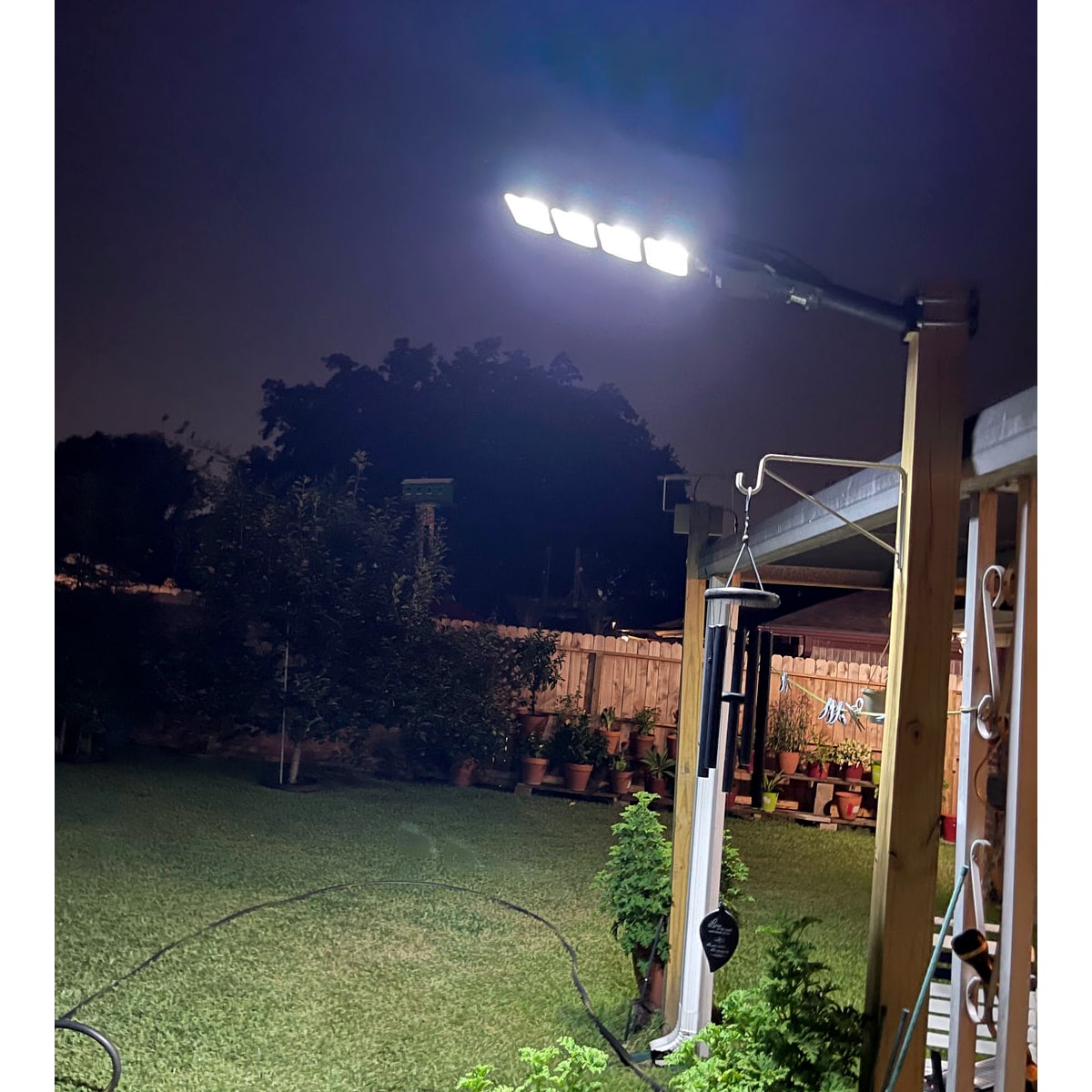 Energy Flow Solar Lights 20,000 Lumens - 200W (4-Pack) - Image 9